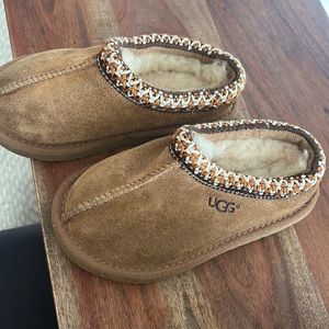 ugg slippers size 9 for kids unisex